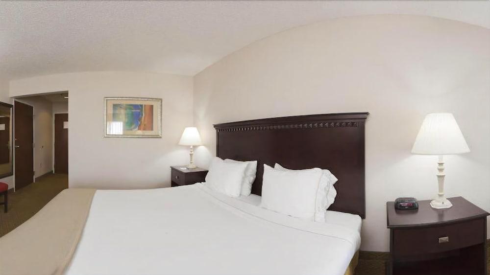 Holiday Inn Express Hotel & Suites Kinston By Ihg Екстер'єр фото