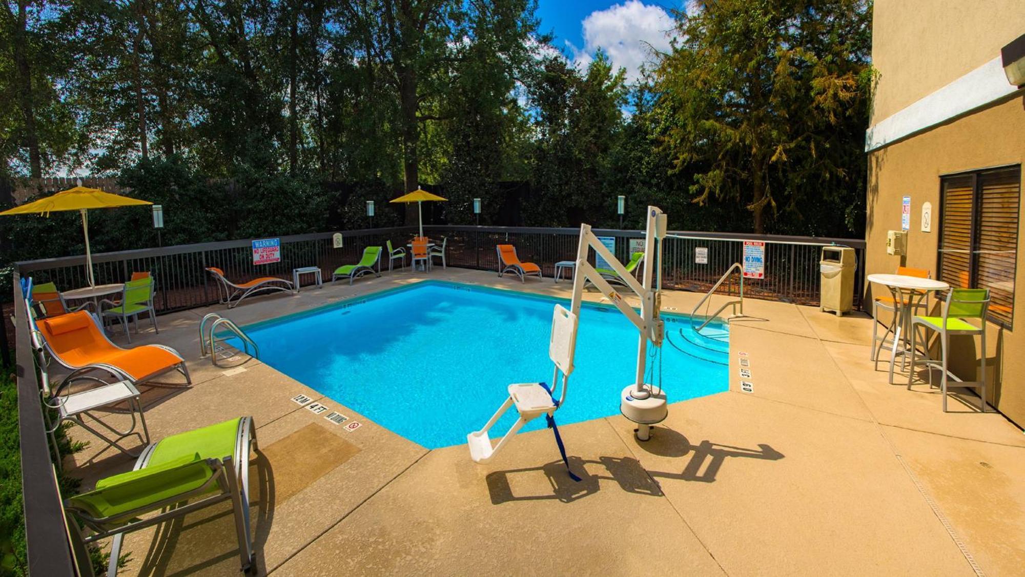 Holiday Inn Express Hotel & Suites Kinston By Ihg Екстер'єр фото
